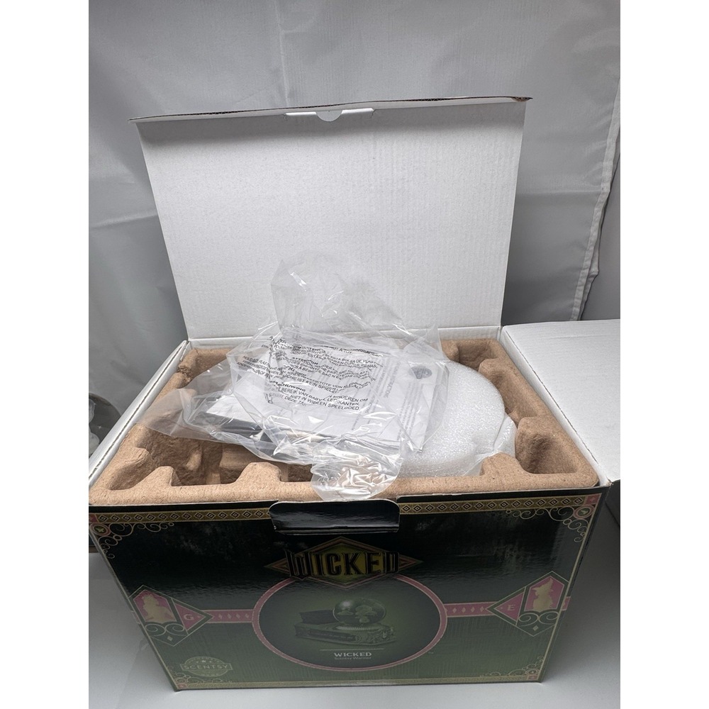 Wicked Scentsy Warmer – Brand New In Box Retired - Picture 14 of 14